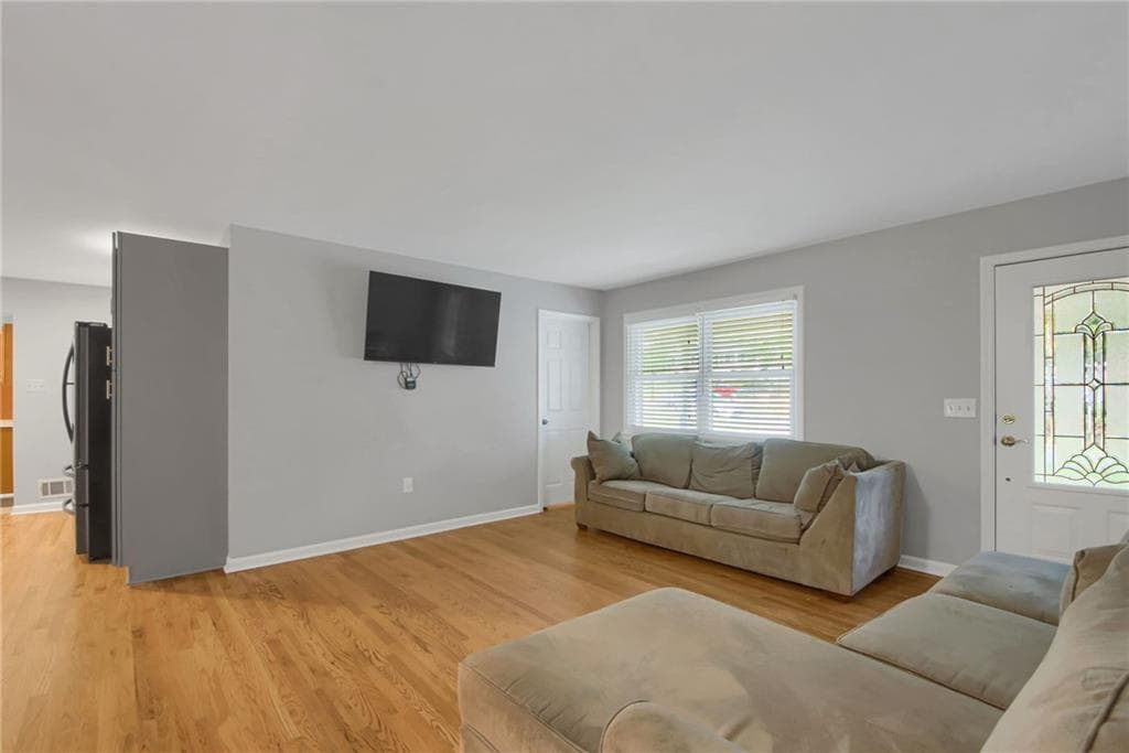 3 bedroom, 3 bathroom, 3,158 sq ft single family residence for sale at 68 Christine Drive, Marietta, GA 30066 — photo 3