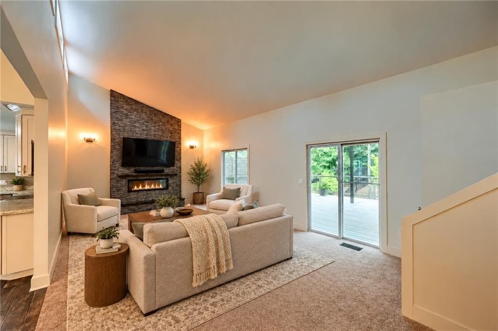 4 bedroom, 3 bathroom, 2,812 sq ft single family residence for sale at 2470 Kingsley Drive, Marietta, GA 30062 — photo 4