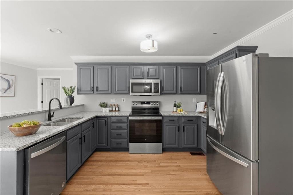 5 bedroom, 4 bathroom, 3,974 sq ft single family residence for sale at 610 Adam Circle, Woodstock, GA 30188 — photo 4