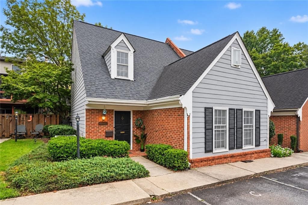 3 bedroom, 3 bathroom, 1,296 sq ft townhouse for sale at 218 Forkner Drive C, Decatur, GA 30030 — photo 8
