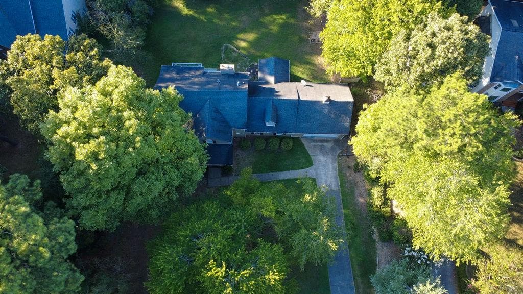 4 bedroom, 3 bathroom, 3,696 sq ft single family residence for sale at 125 Picketts Lake Drive, Acworth, GA 30101 — photo 5