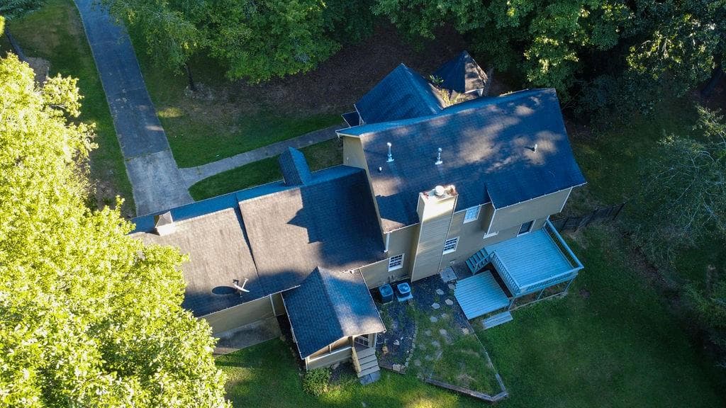 4 bedroom, 3 bathroom, 3,696 sq ft single family residence for sale at 125 Picketts Lake Drive, Acworth, GA 30101 — photo 6