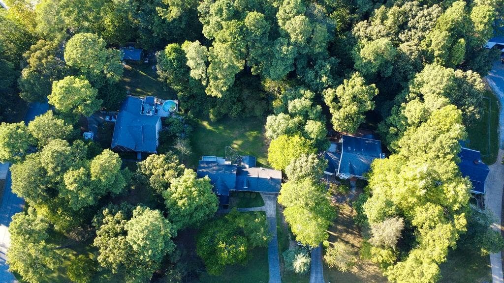 4 bedroom, 3 bathroom, 3,696 sq ft single family residence for sale at 125 Picketts Lake Drive, Acworth, GA 30101 — photo 7