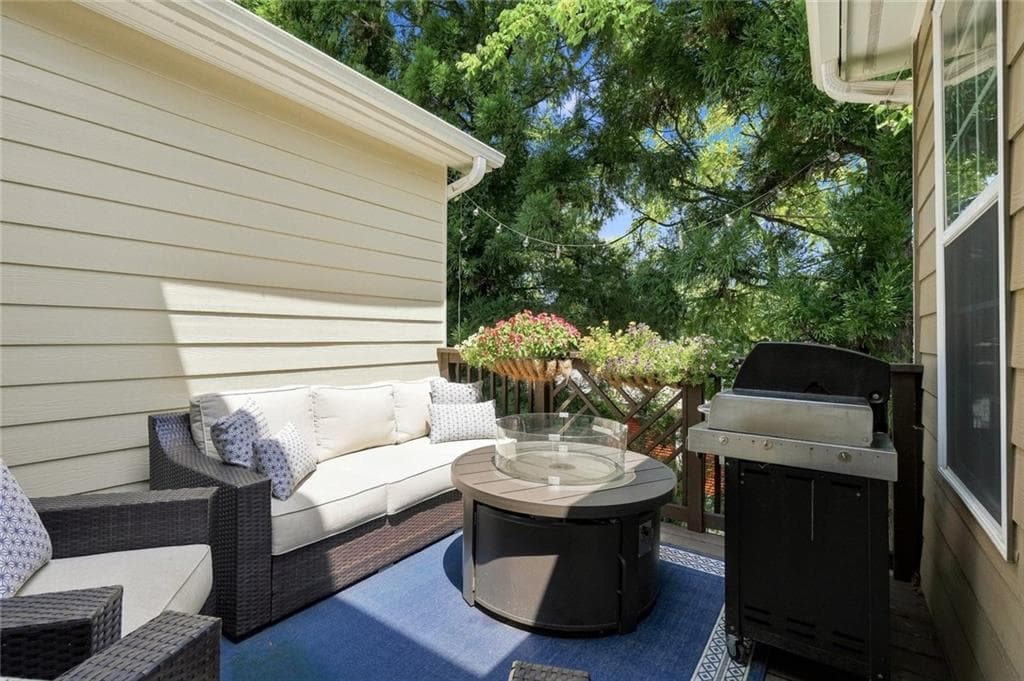 4 bedroom, 3 bathroom, 2,488 sq ft townhouse for sale at 11284 Musette Circle, Alpharetta, GA 30009 — photo 4