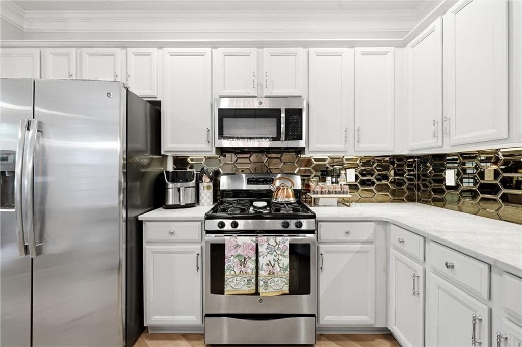 4 bedroom, 3 bathroom, 2,488 sq ft townhouse for sale at 11284 Musette Circle, Alpharetta, GA 30009 — photo 5
