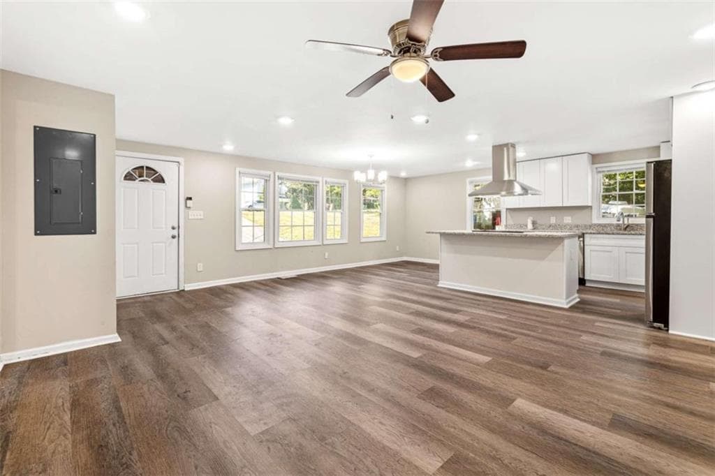 3 bedroom, 2 bathroom, 1,550 sq ft single family residence for sale at 2571 Elliott, Atlanta, GA 30318 — photo 4