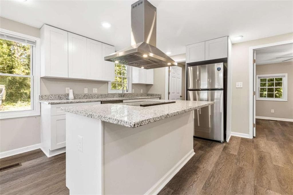 3 bedroom, 2 bathroom, 1,550 sq ft single family residence for sale at 2571 Elliott, Atlanta, GA 30318 — photo 6