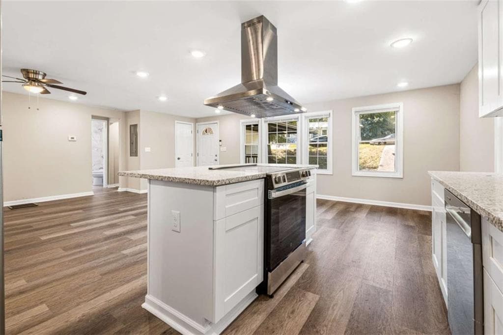 3 bedroom, 2 bathroom, 1,550 sq ft single family residence for sale at 2571 Elliott, Atlanta, GA 30318 — photo 8