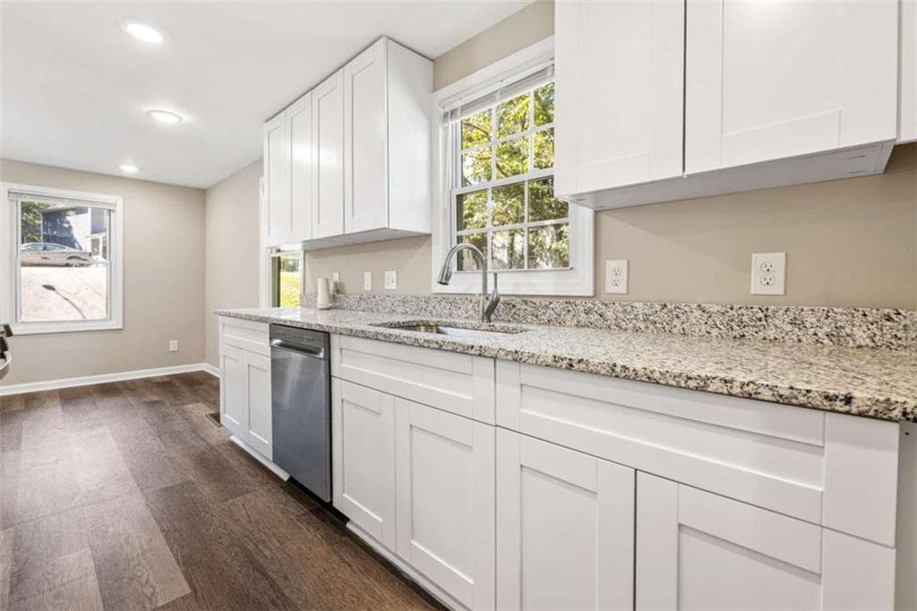 3 bedroom, 2 bathroom, 1,550 sq ft single family residence for sale at 2571 Elliott, Atlanta, GA 30318 — photo 9