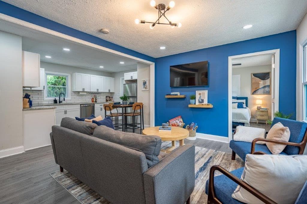 3 bedroom, 2 bathroom, 1,080 sq ft single family residence for sale at 831 Catherine Street, Forest Park, GA 30297 — photo 3