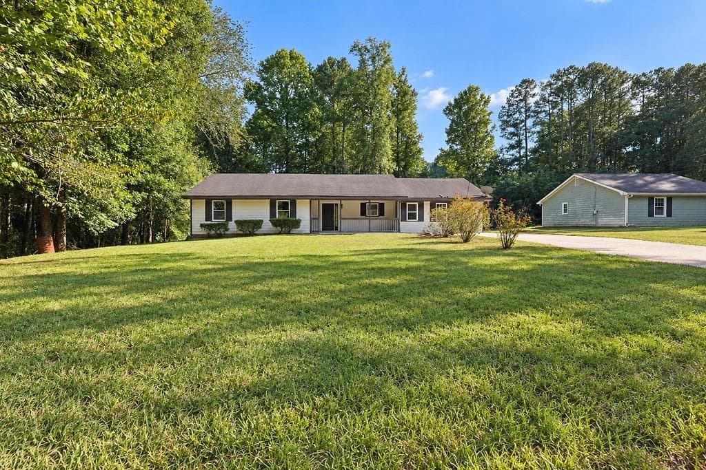 3 bedroom, 2 bathroom, 2,495 sq ft single family residence for sale at 190 Mountain View Circle, Covington, GA 30016