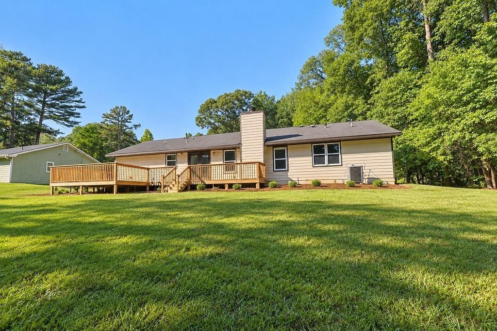 3 bedroom, 2 bathroom, 2,495 sq ft single family residence for sale at 190 Mountain View Circle, Covington, GA 30016 — photo 3