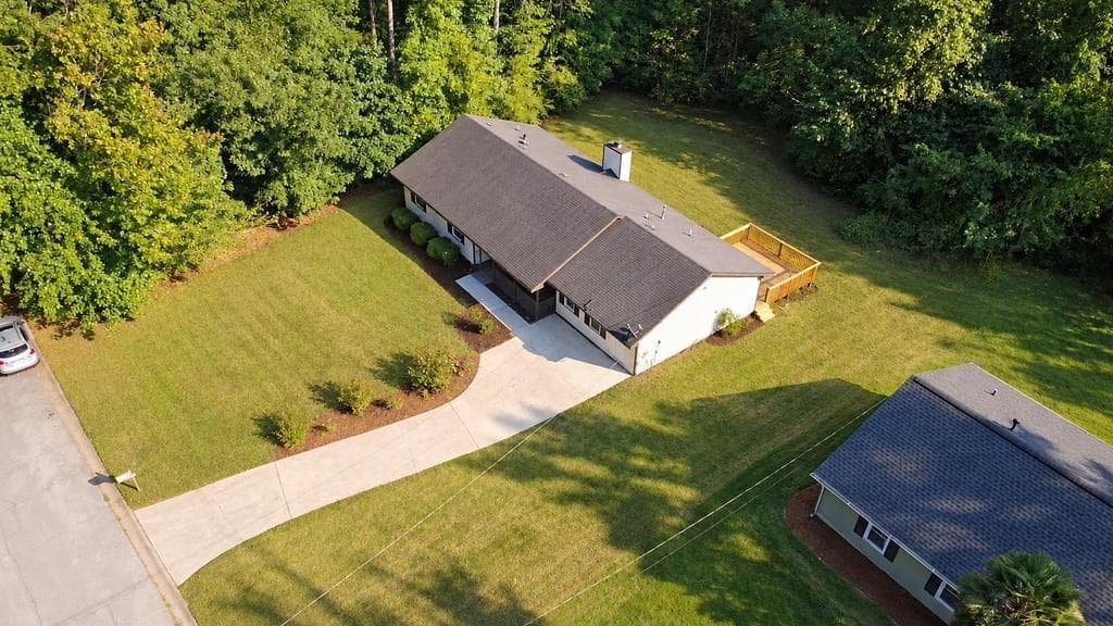 3 bedroom, 2 bathroom, 2,495 sq ft single family residence for sale at 190 Mountain View Circle, Covington, GA 30016 — photo 6