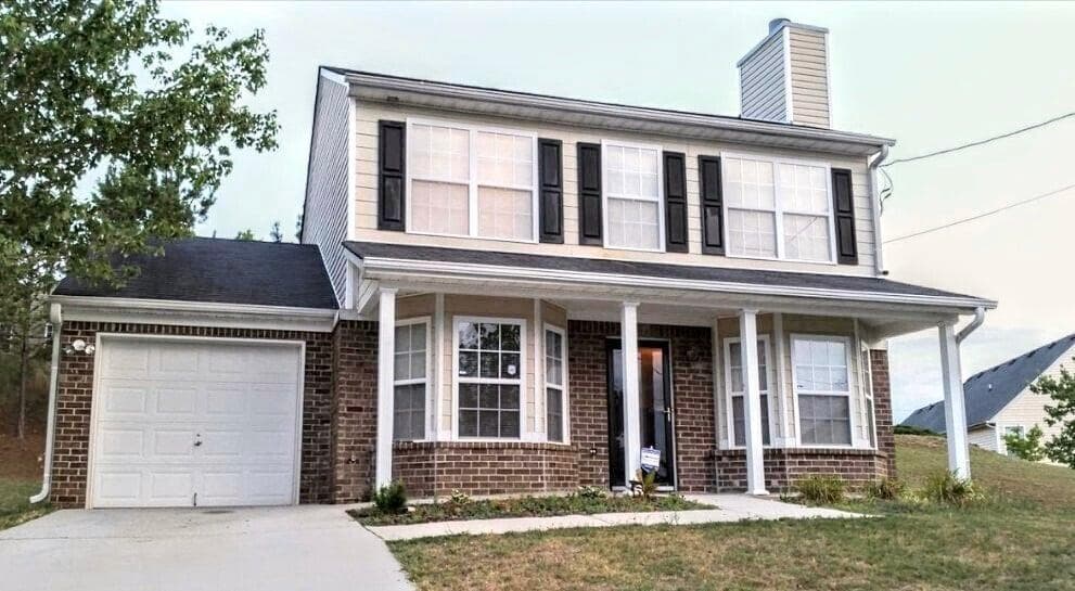 3 bedroom, 3 bathroom, 1,542 sq ft single family residence for rent at 6909 Malvern Court, Stonecrest, GA 30038 for $1,800 a month — photo 1 of 24