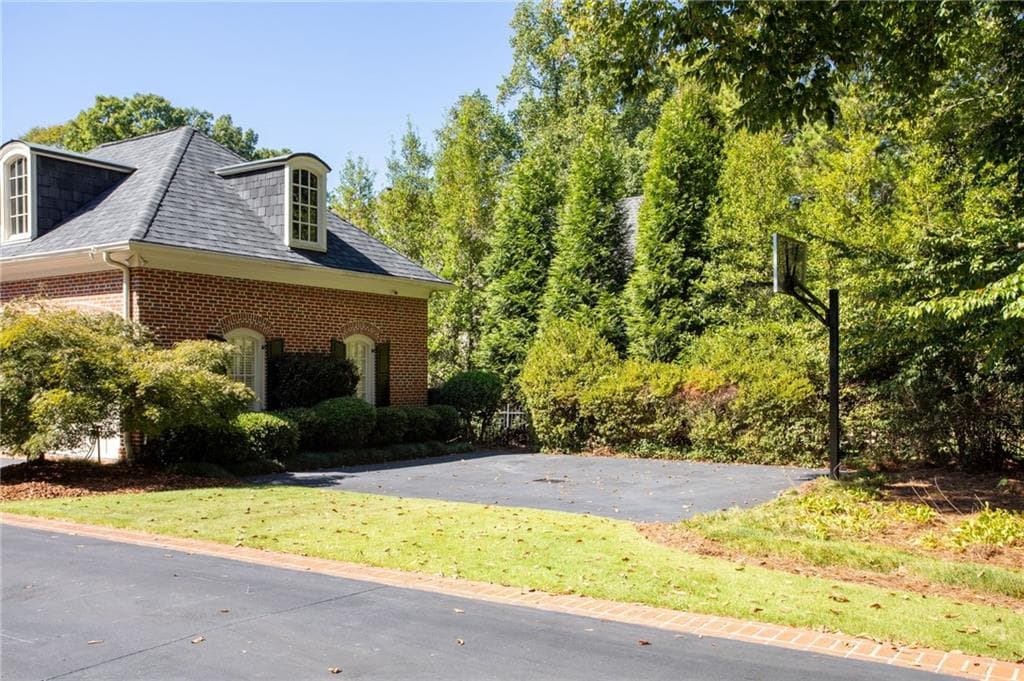 6 bedroom, 8 bathroom, 9,000 sq ft single family residence for sale at 134 Blackland Road, Atlanta, GA 30342 — photo 4
