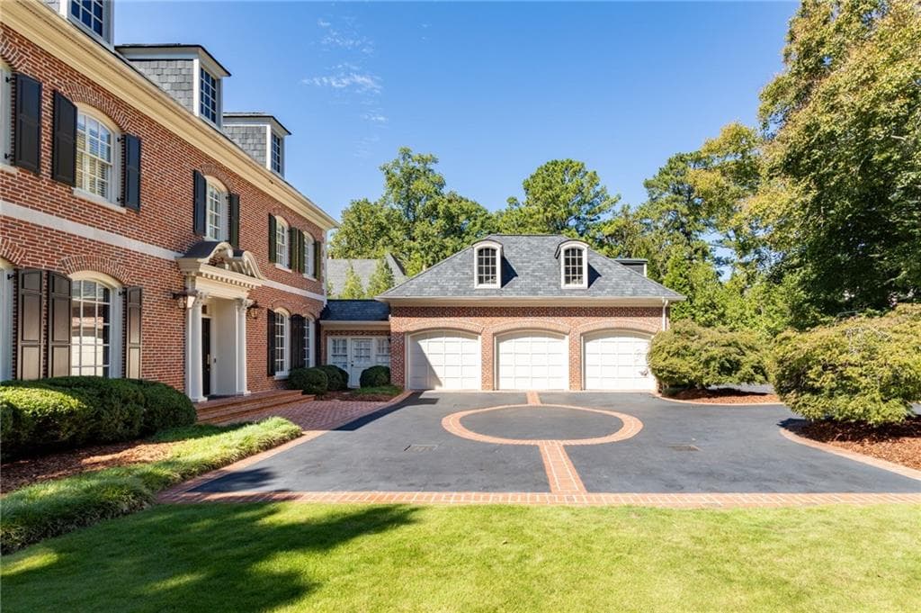 6 bedroom, 8 bathroom, 9,000 sq ft single family residence for sale at 134 Blackland Road, Atlanta, GA 30342 — photo 7