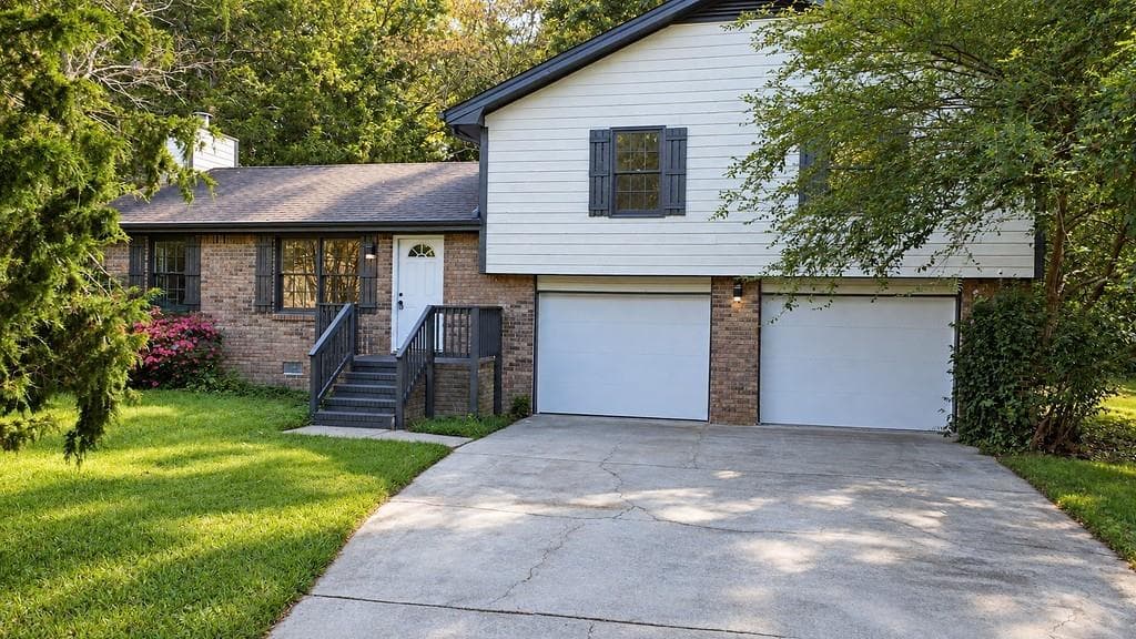 3 bedroom, 2 bathroom, 2,044 sq ft home for sale at 3401 San Antonio Drive, Snellville, GA