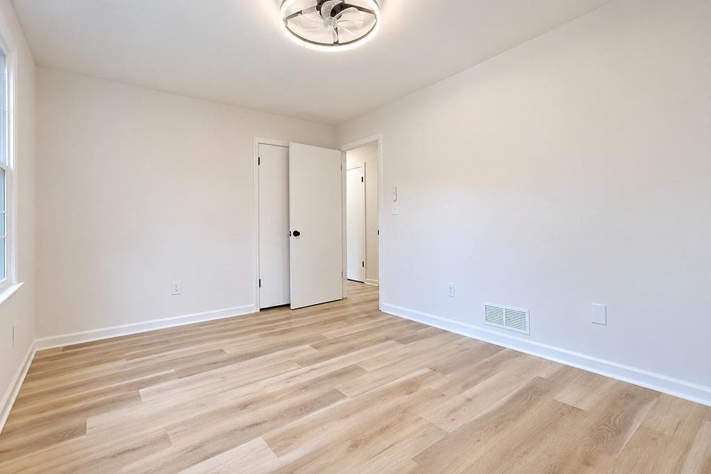 3 bedroom, 2 bathroom, 2,044 sq ft single family residence for sale at 3401 San Antonio Drive, Snellville, GA 30039 — photo 5
