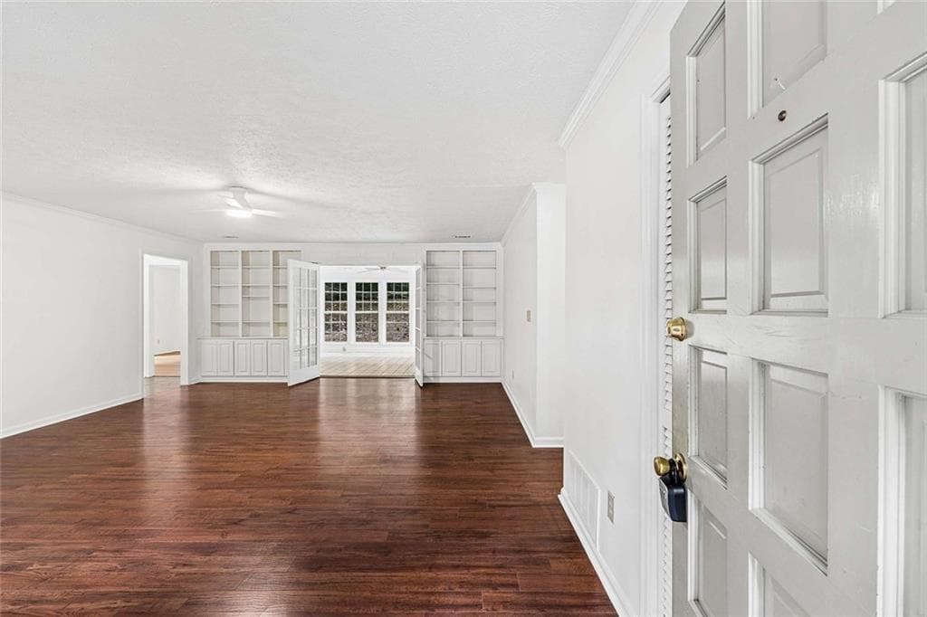 3 bedroom, 2 bathroom, 1,627 sq ft single family residence for sale at 750 Dunleith Court, Stone Mountain, GA 30083 — photo 3