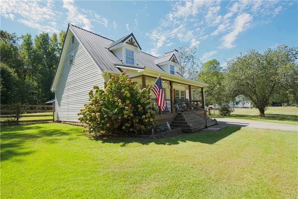 3 bedroom, 2 bathroom, 1,872 sq ft single family residence for sale at 65 Chipley Creek Drive, Villa Rica, GA 30180 — photo 5