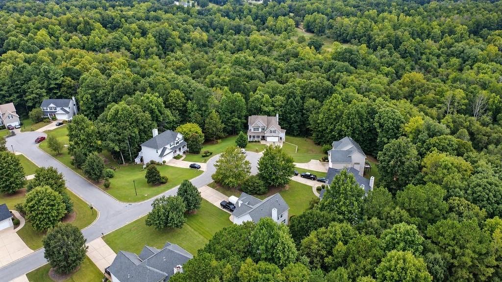 5 bedroom, 4 bathroom, 3,387 sq ft single family residence for sale at 6 Creekside Bluff, Hiram, GA 30141 — photo 5