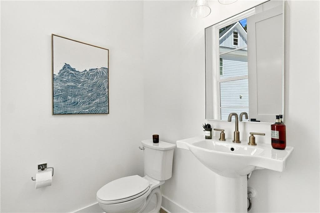 3 bedroom, 5 bathroom, 3,127 sq ft single family residence for sale at 3060 Kara Court, Roswell, GA 30076 — photo 7