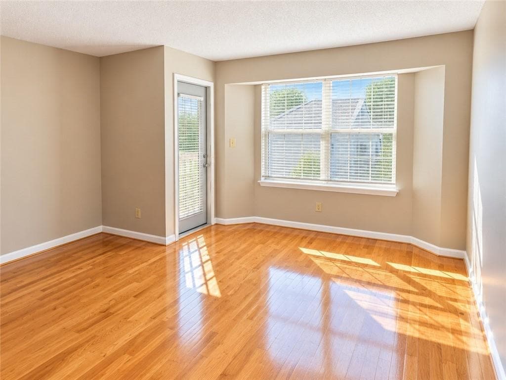 1 bedroom, 1 bathroom, 690 sq ft condominium for rent at 2037 Chastain Park Court, Atlanta, GA 30342 for $1,795 a month — photo 2