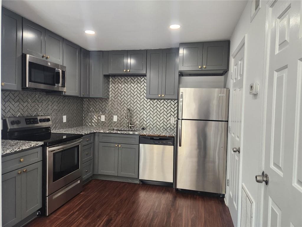 2 bedroom, 1 bathroom, 972 sq ft townhouse for rent at 3755 Mulkey Circle, Marietta, GA 30008 for $1,450 a month — photo 6