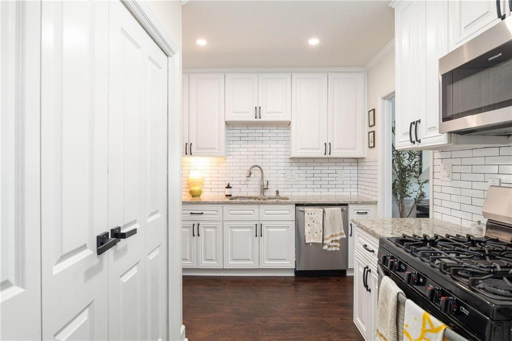 2 bedroom, 2 bathroom, 1,566 sq ft townhouse for sale at 904 Lenox Hill Court, Atlanta, GA 30324 — photo 8