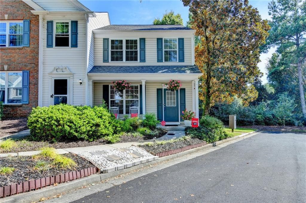2 bedroom, 3 bathroom, 1,218 sq ft townhouse for sale at 10900 Wittenridge Drive B5, Alpharetta, GA 30022 — photo 7