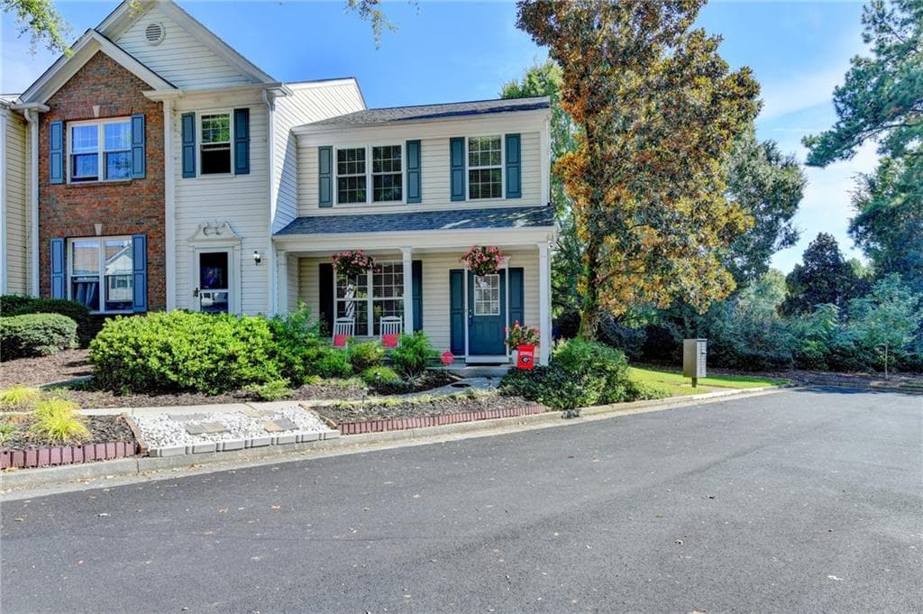 2 bedroom, 3 bathroom, 1,218 sq ft townhouse for sale at 10900 Wittenridge Drive B5, Alpharetta, GA 30022 — photo 8