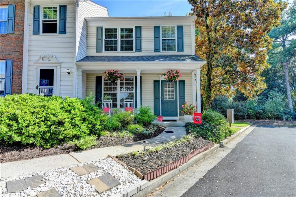 2 bedroom, 3 bathroom, 1,218 sq ft townhouse for sale at 10900 Wittenridge Drive B5, Alpharetta, GA 30022 — photo 9