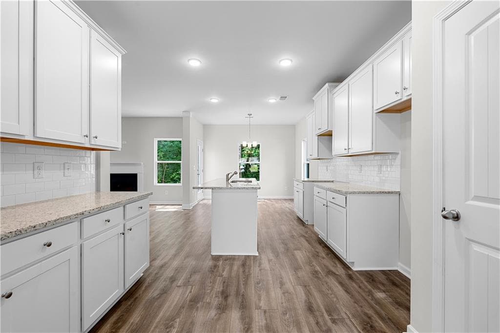 5 bedroom, 3 bathroom, 2,400 sq ft single family residence for sale at 481 Charleston Place, Villa Rica, GA 30180 — photo 6