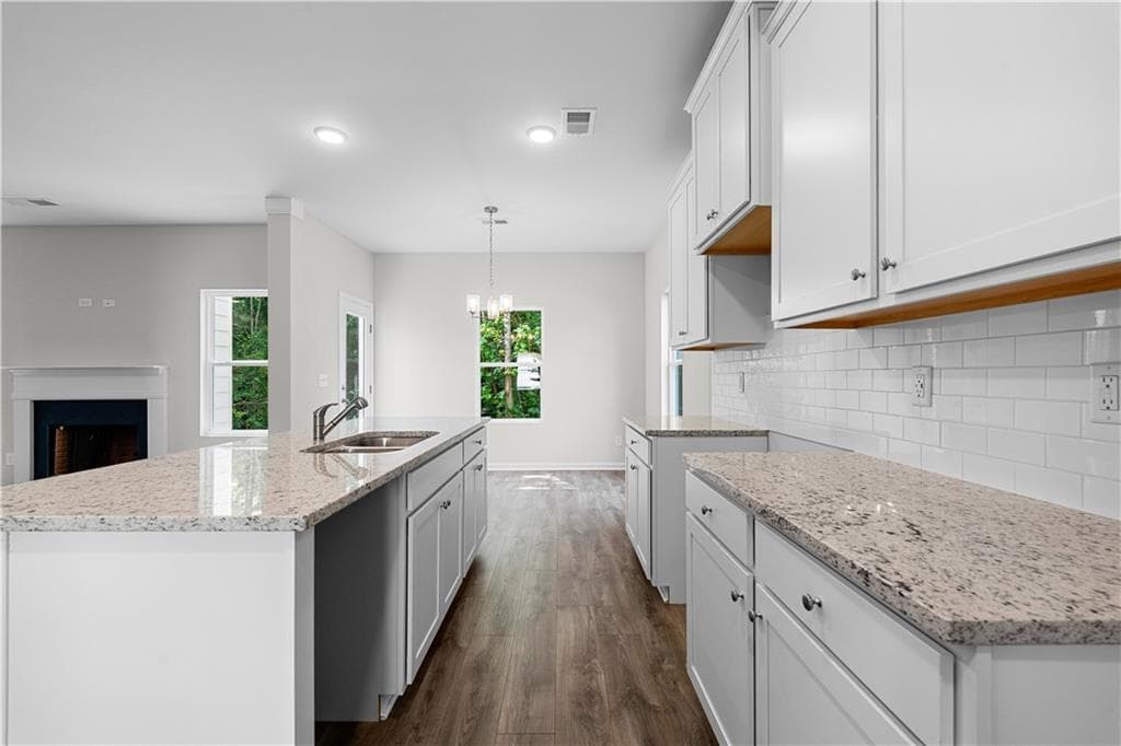 5 bedroom, 3 bathroom, 2,400 sq ft single family residence for sale at 481 Charleston Place, Villa Rica, GA 30180 — photo 7