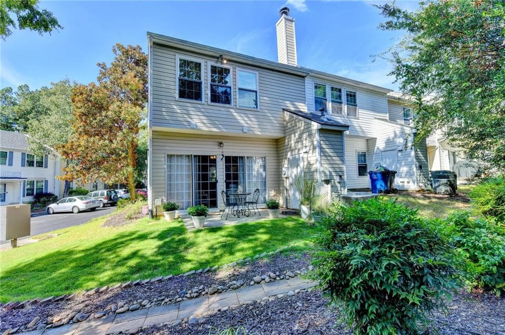 2 bedroom, 3 bathroom, 1,218 sq ft townhouse for sale at 10900 Wittenridge Drive B5, Alpharetta, GA 30022 — photo 5