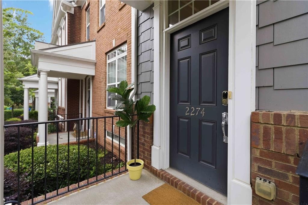 3 bedroom, 4 bathroom, 1,845 sq ft townhouse for sale at 2274 Limehurst Drive, Atlanta, GA 30319 — photo 5