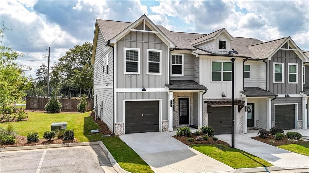 3 bedroom, 3 bathroom, 1,585 sq ft townhouse for sale at 17 Benscot Drive, Austell, GA 30106 — photo 2
