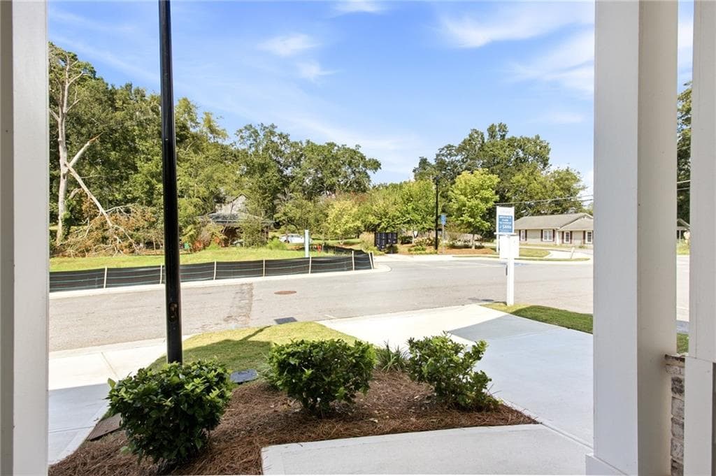 3 bedroom, 3 bathroom, 1,585 sq ft townhouse for sale at 17 Benscot Drive, Austell, GA 30106 — photo 4