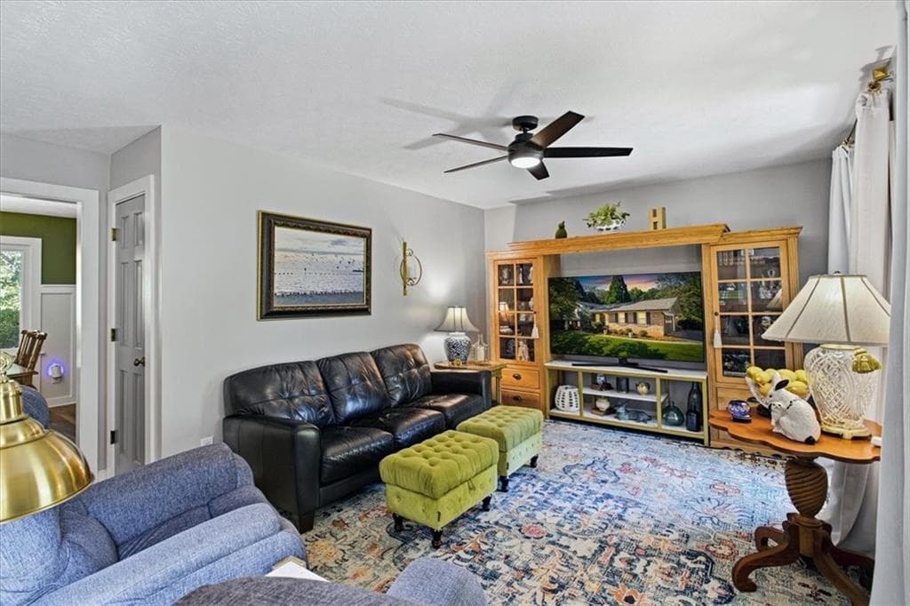 4 bedroom, 2 bathroom, 2,001 sq ft single family residence for sale at 669 Foxcliffe Court, Smyrna, GA 30082 — photo 3
