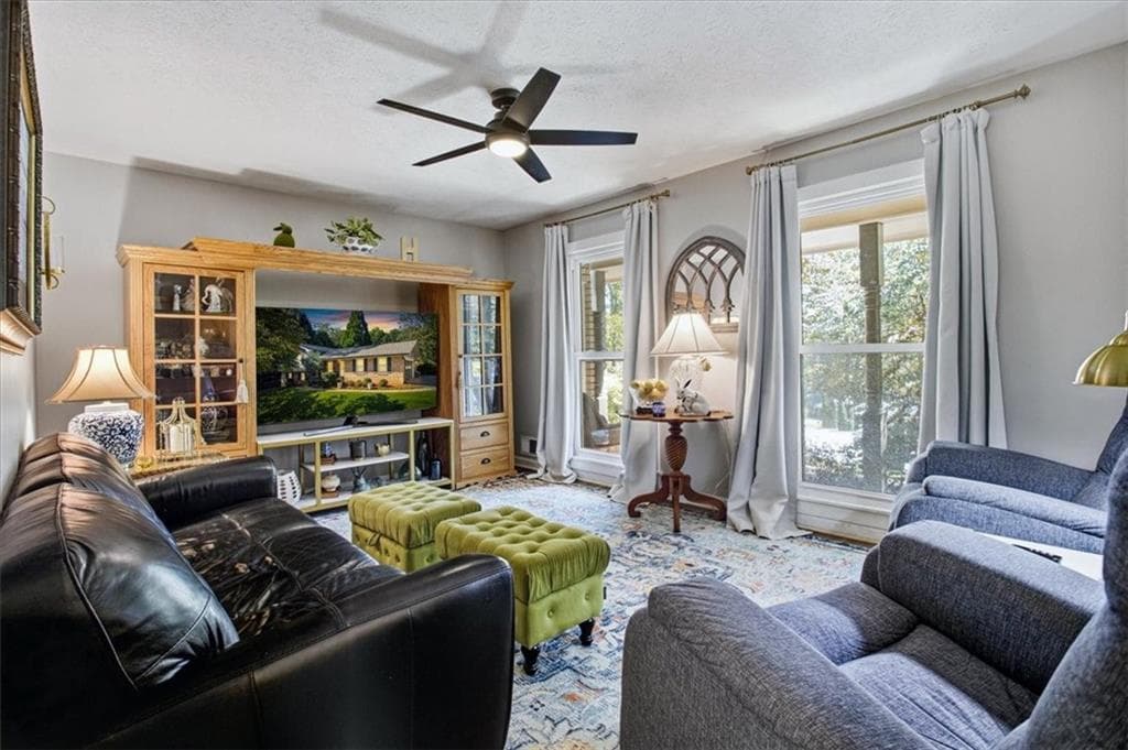 4 bedroom, 2 bathroom, 2,001 sq ft single family residence for sale at 669 Foxcliffe Court, Smyrna, GA 30082 — photo 5