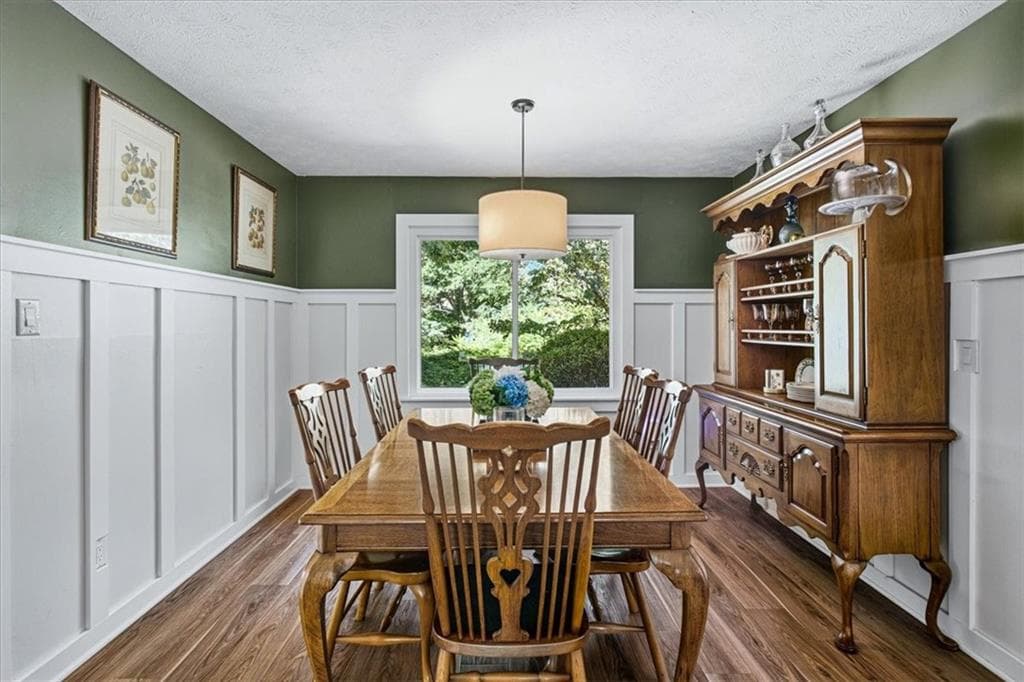4 bedroom, 2 bathroom, 2,001 sq ft single family residence for sale at 669 Foxcliffe Court, Smyrna, GA 30082 — photo 6
