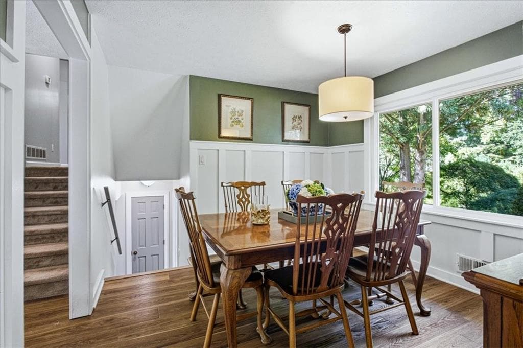4 bedroom, 2 bathroom, 2,001 sq ft single family residence for sale at 669 Foxcliffe Court, Smyrna, GA 30082 — photo 7