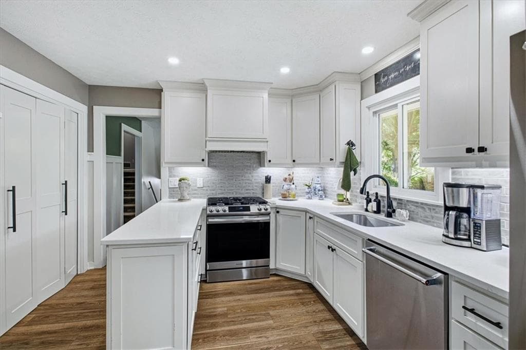 4 bedroom, 2 bathroom, 2,001 sq ft single family residence for sale at 669 Foxcliffe Court, Smyrna, GA 30082 — photo 10
