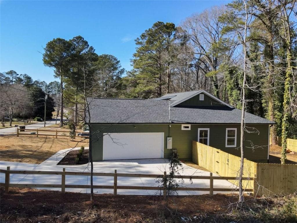 3 bedroom, 2 bathroom, 1,438 sq ft single family residence for sale at 6138 Green Acres Drive, Covington, GA 30014 — photo 4