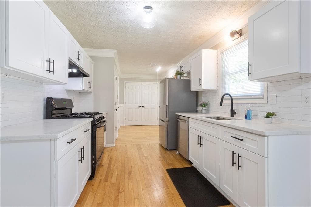 3 bedroom, 2 bathroom, 1,416 sq ft single family residence for sale at 1971 Marshes Glenn Drive, Norcross, GA 30071 — photo 7