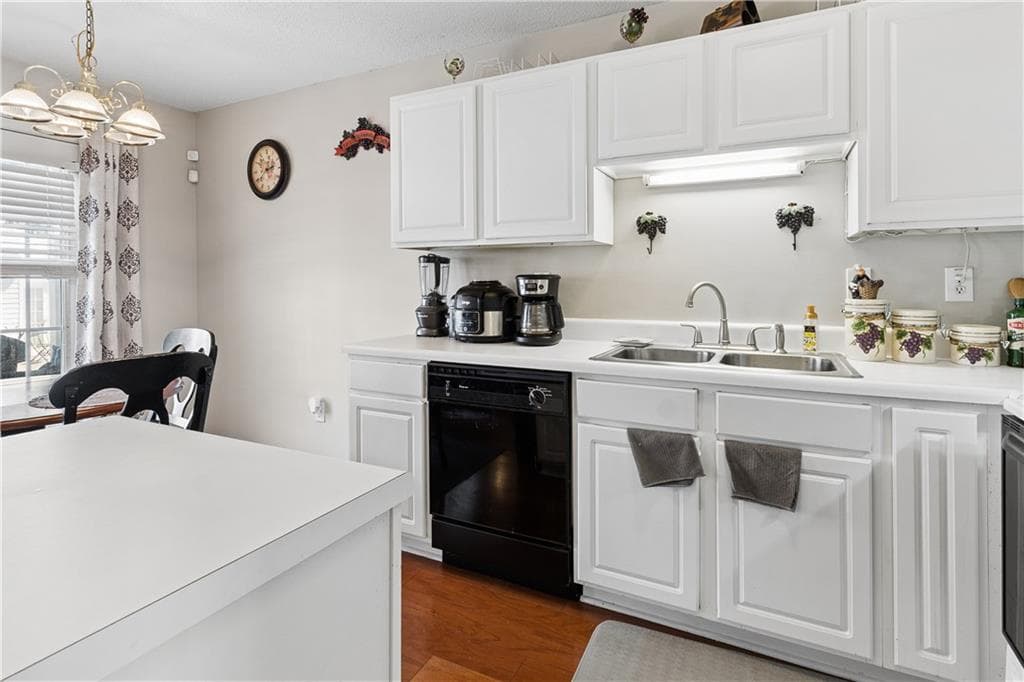 2 bedroom, 3 bathroom, 1,216 sq ft townhouse for sale at 253 Gallant Court 17, Mableton, GA 30126 — photo 7