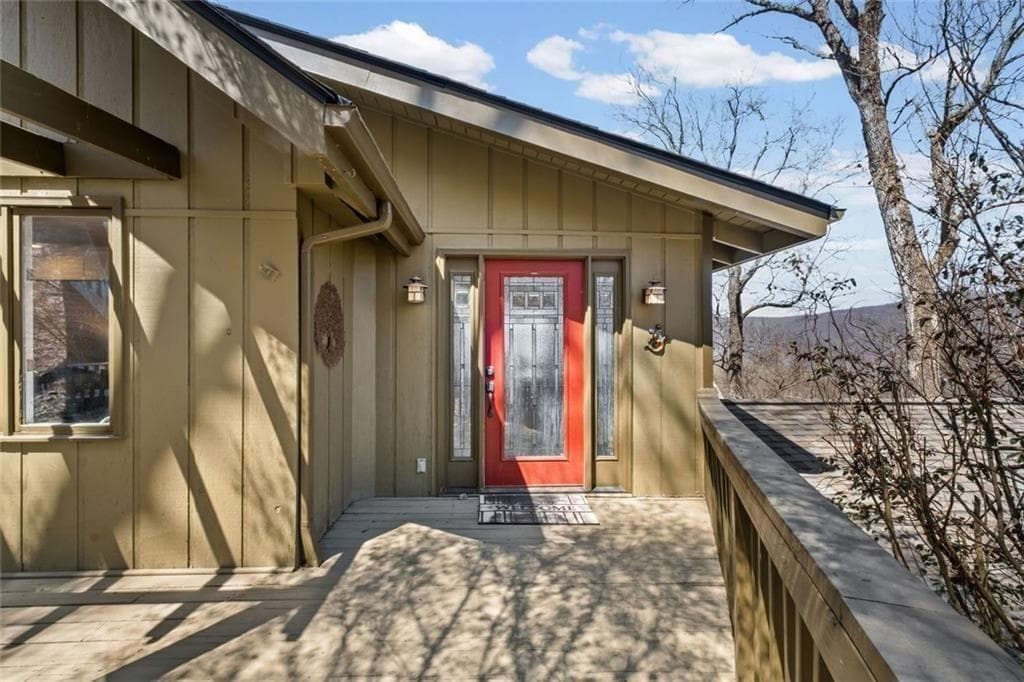 3 bedroom, 3 bathroom, 2,636 sq ft single family residence for sale at 360 Locust Trail, Jasper, GA 30143 — photo 4
