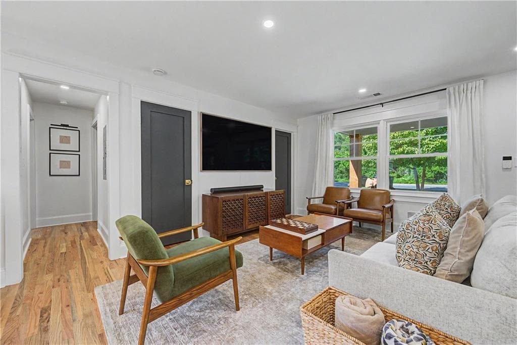 3 bedroom, 3 bathroom, 1,912 sq ft single family residence for sale at 512 Cherokee St NE, Marietta, GA 30060 — photo 7