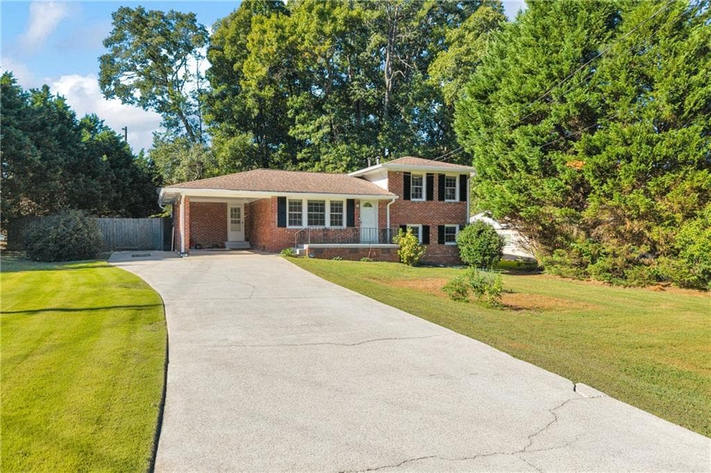 4 bedroom, 2 bathroom, 1,642 sq ft single family residence for sale at 3587 Terri Lynn Court, Tucker, GA 30084 — photo 3