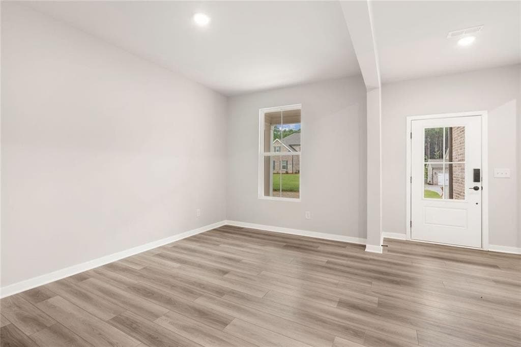 5 bedroom, 4 bathroom, 3,704 sq ft single family residence for sale at 405 Amberleaf Cove, Mcdonough, GA 30252 — photo 2